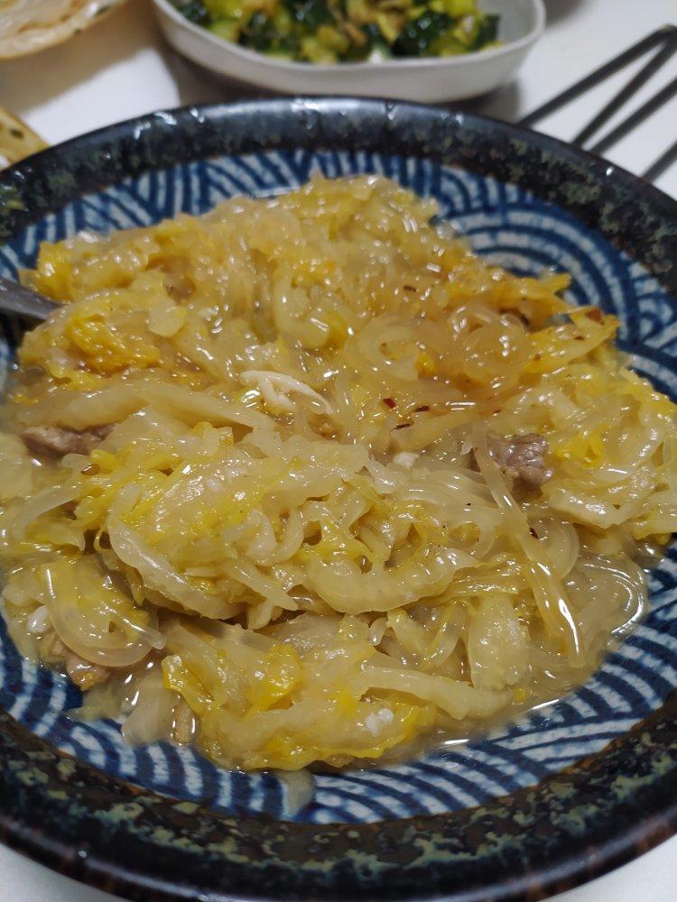 东北酸菜猪肉炖粉条