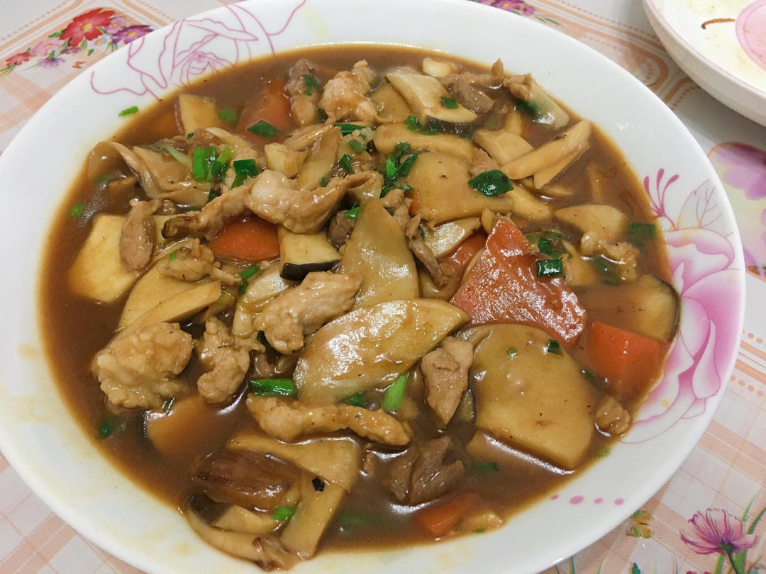 鸡腿菇炒肉
