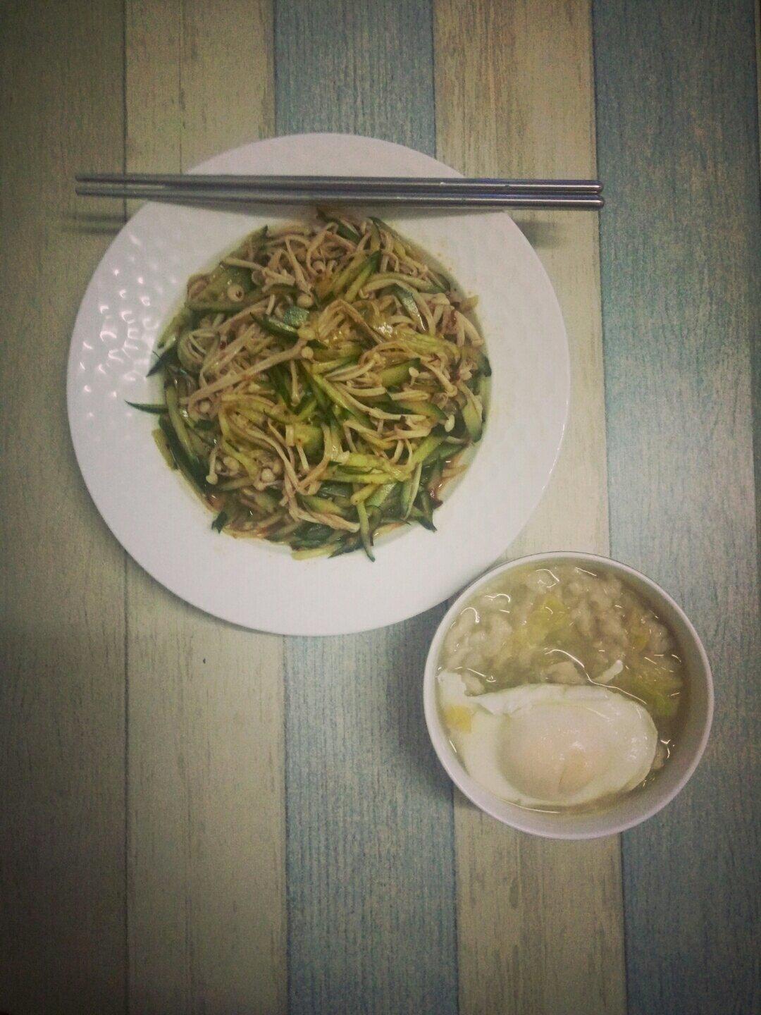 金针菇拌黄瓜