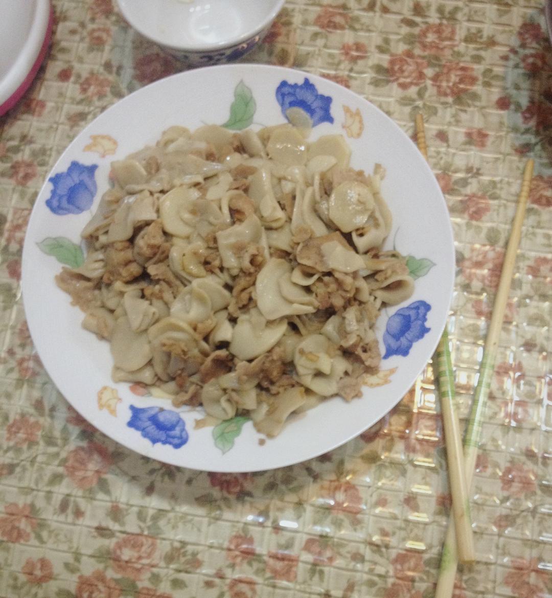 杏鲍菇炒肉的做法