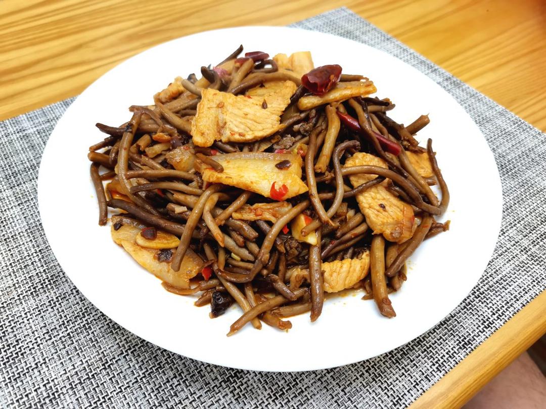 heyryu做的茶树菇炒肉片