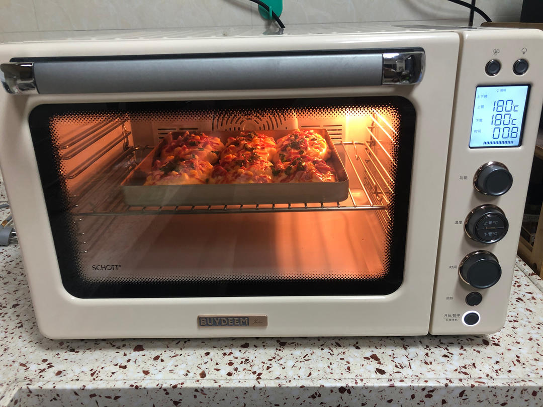 肉松培根面包