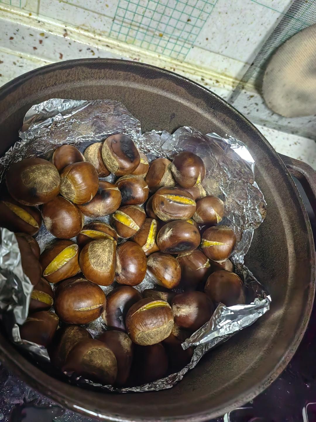 铸铁锅板栗的做法