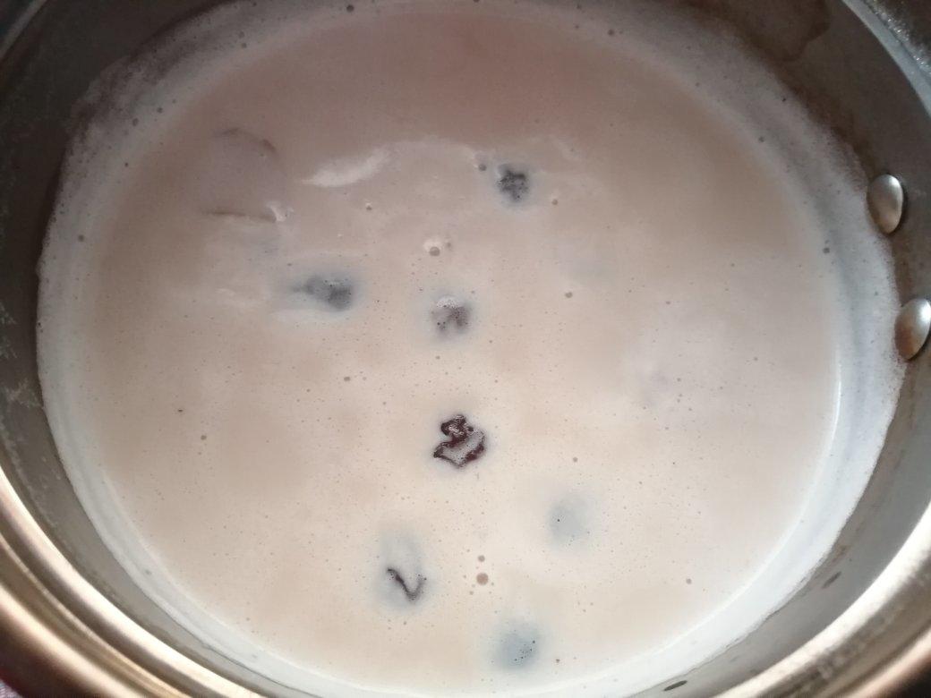 红糖姜红枣枸杞牛奶茶