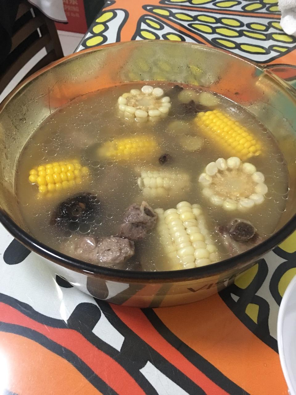 玉米排骨汤