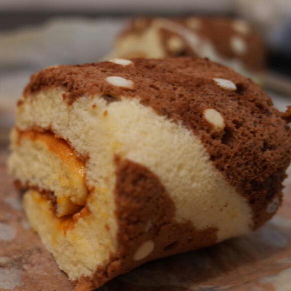 可可奶油波点蛋糕卷