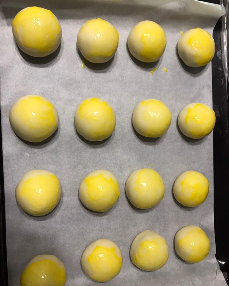 视频 手把手教你做蛋黄酥 厚皮还不用揉出膜 特别好吃
