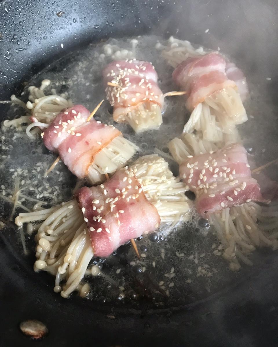 香煎培根金针菇卷