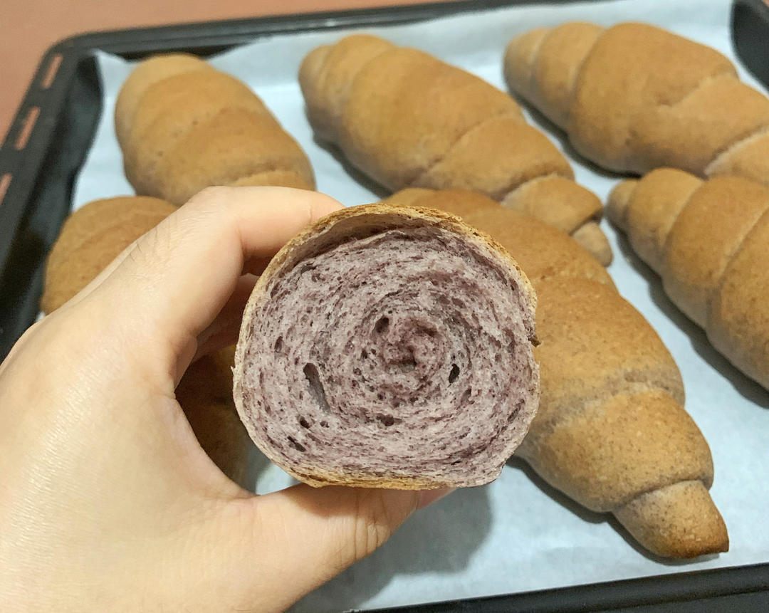 少油黑米蛋白吐司（一次发酵一次擀卷）