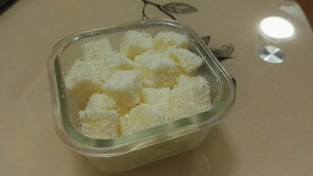 椰丝牛奶小方糕