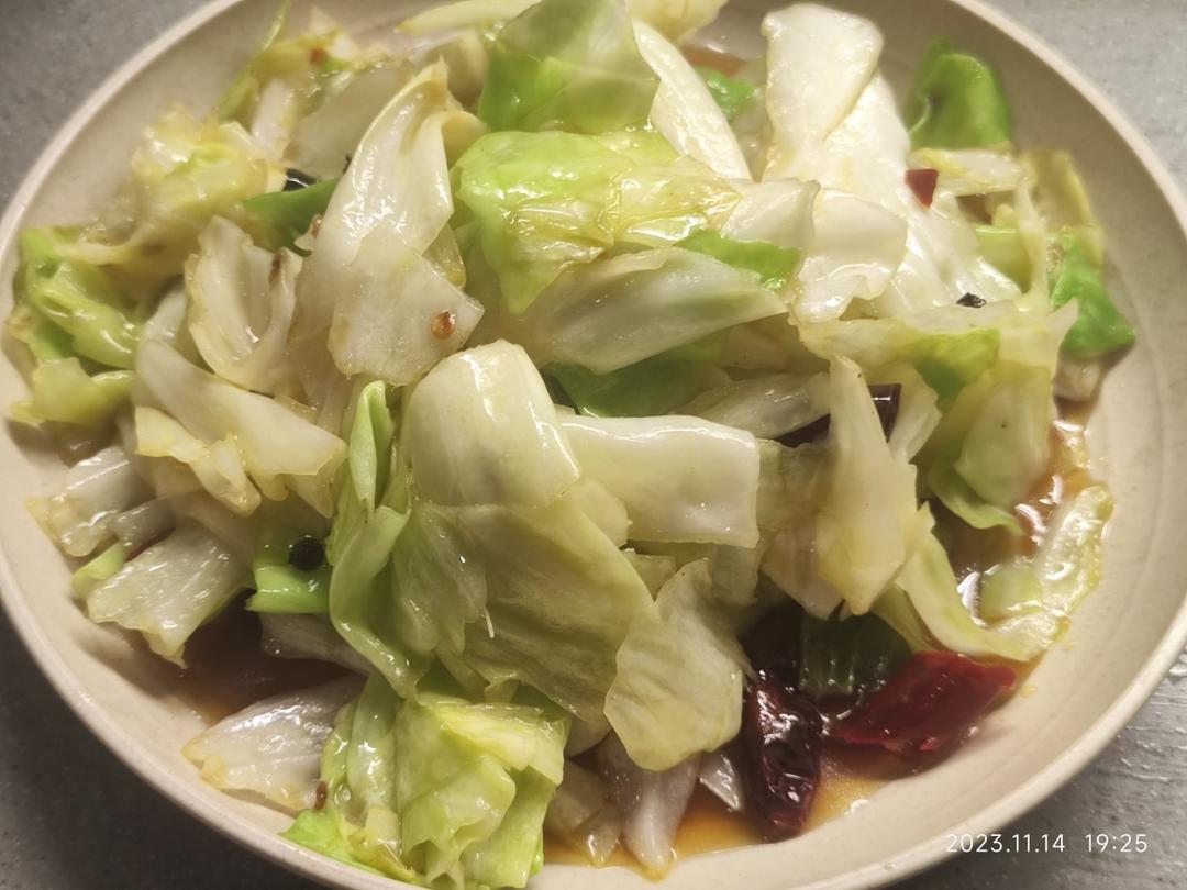 厨师长教你：“手撕包菜”的家常做法,简单又不失美味