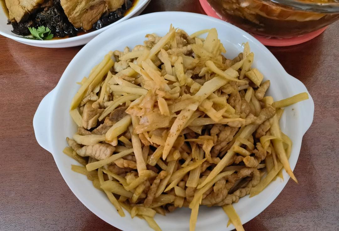 高笋炒肉丝