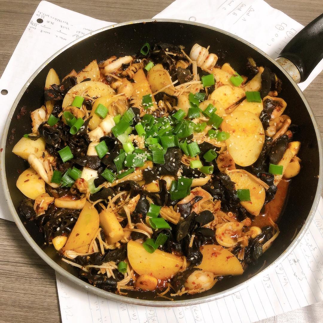 厨师长教你：“麻辣香锅”的正宗做法，看得口水直流 ！