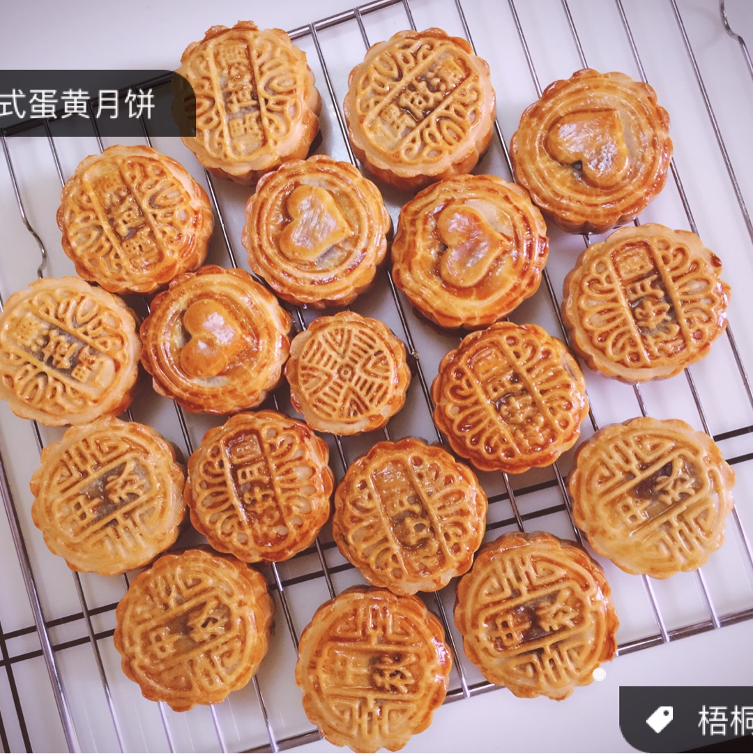 广式月饼—蛋黄莲蓉月饼