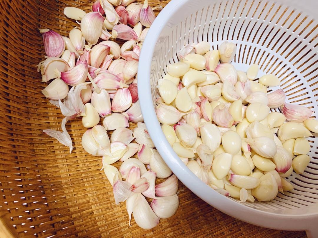 厨师长教你：“糖蒜”的家常做法，开胃解暑味道很赞，先收藏起来
