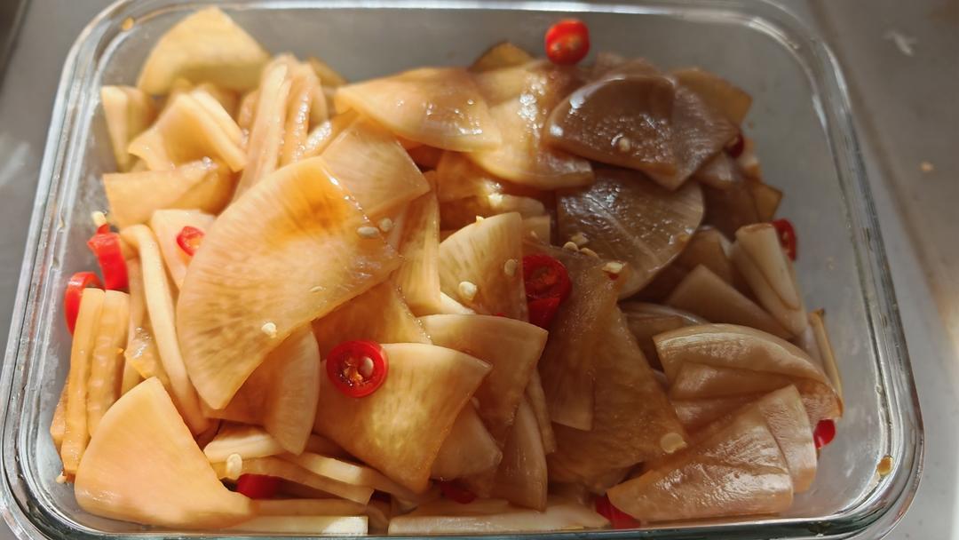 一道下饭菜，爽脆可口酱腌萝卜，简单还下饭！
