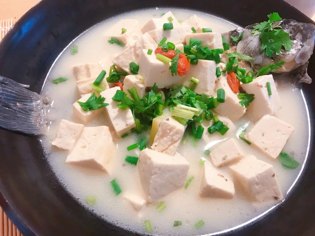 鲫鱼豆腐汤