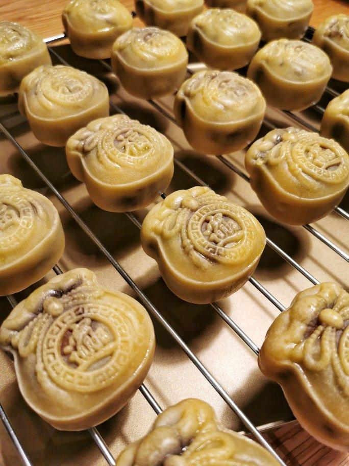 广式月饼—蛋黄莲蓉月饼