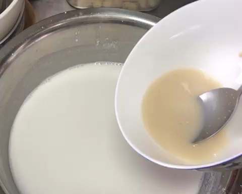 白糖牛奶发糕的做法 步骤3