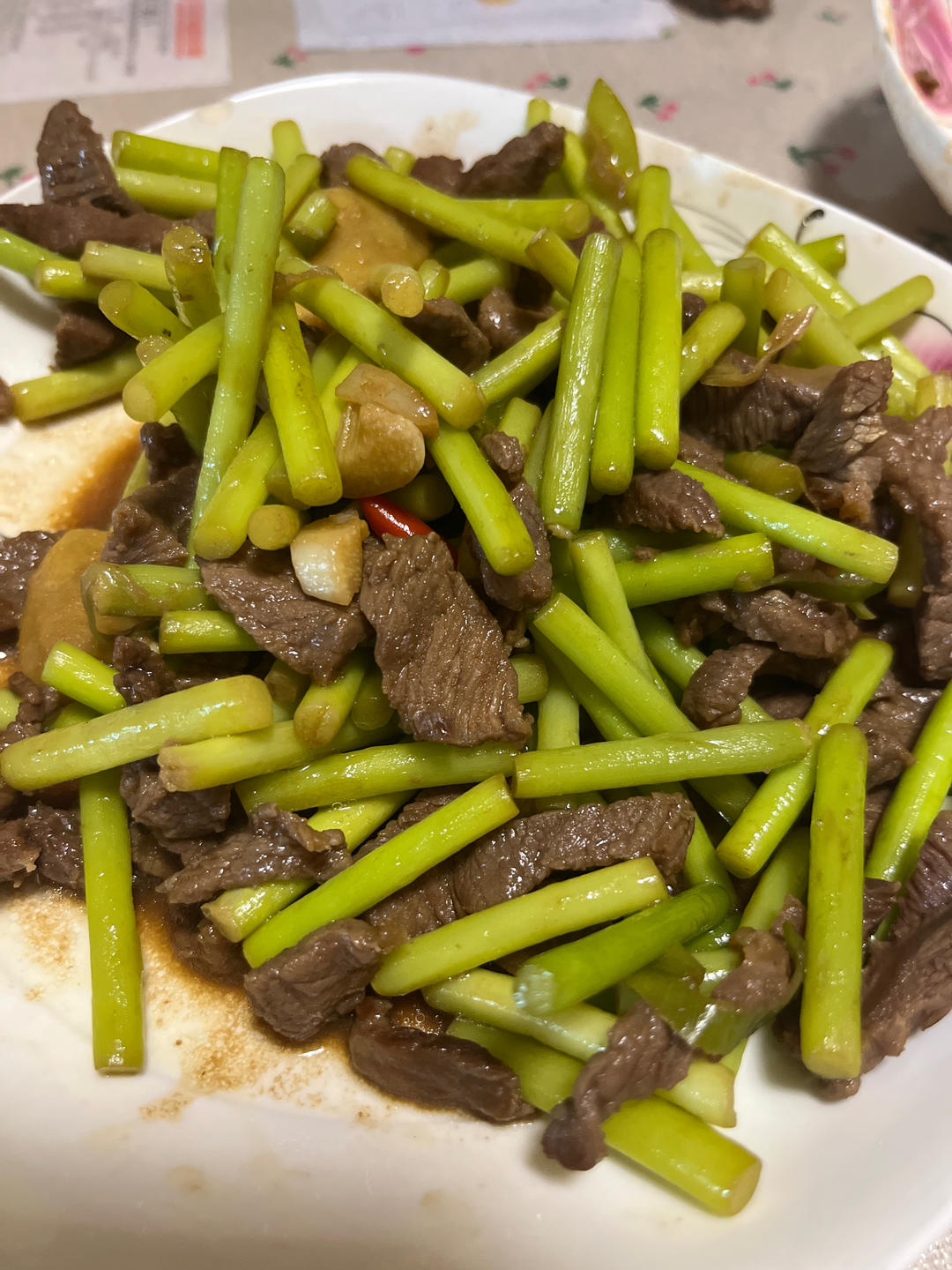 蒜苔炒牛肉