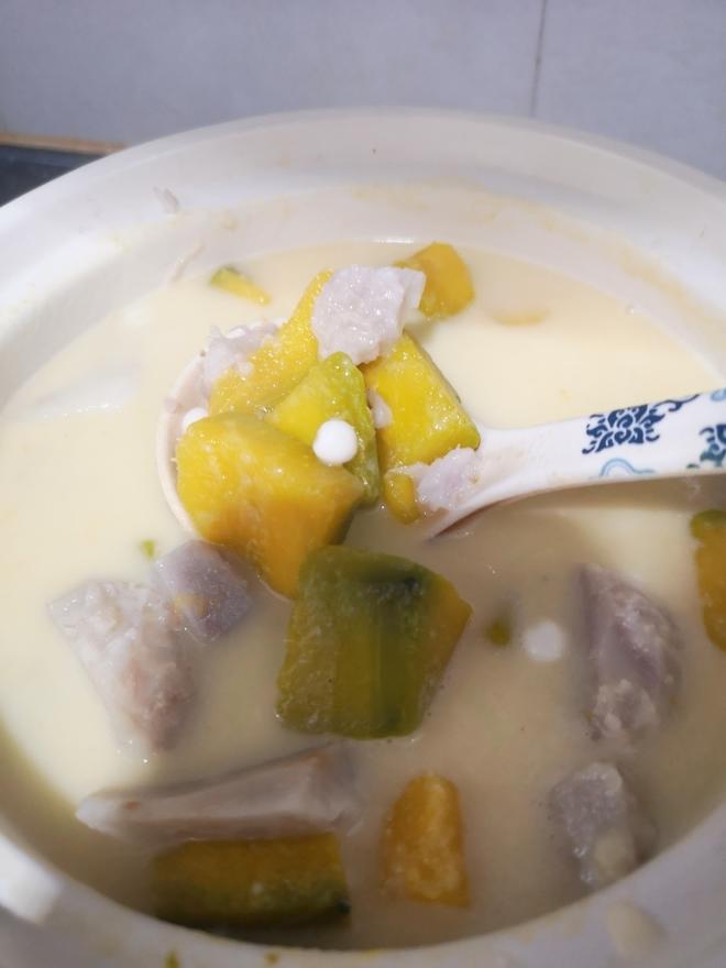 快手南瓜芋头芡实椰汁煲的做法