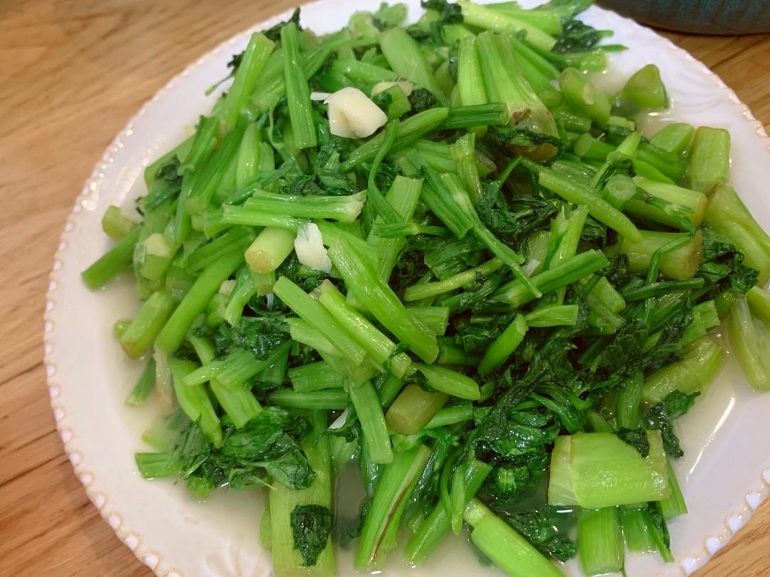 香肠香干炒药芹