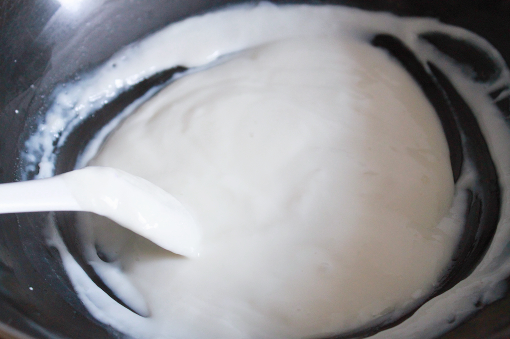 脆皮炸鲜奶的做法 步骤2