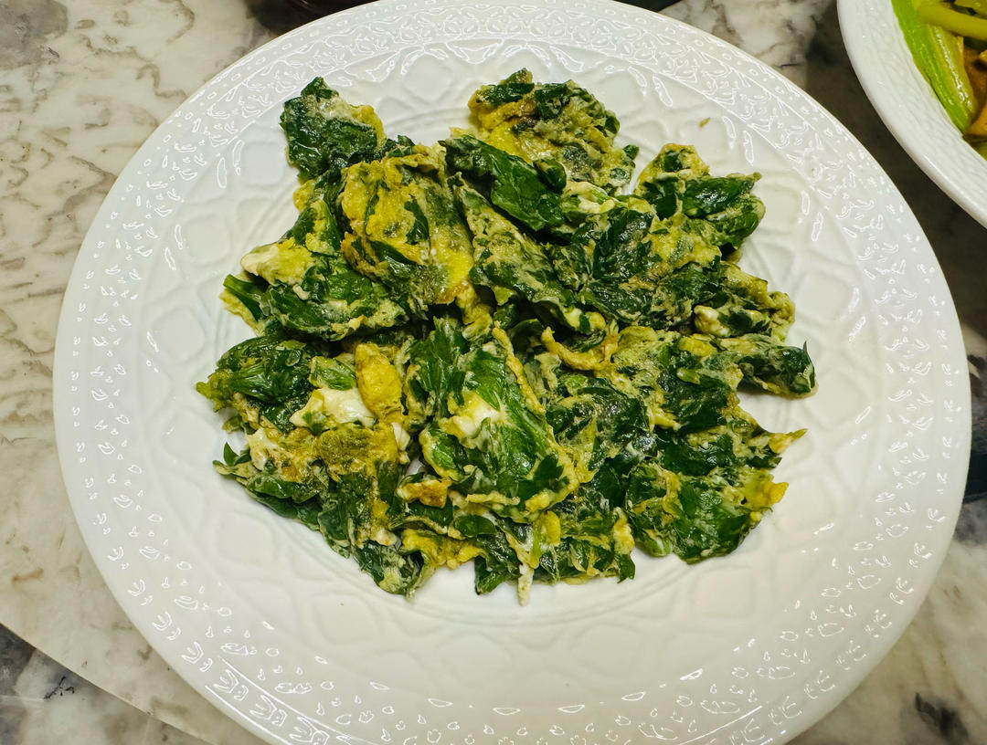 小婷食光🔆芹菜叶炒鸡蛋