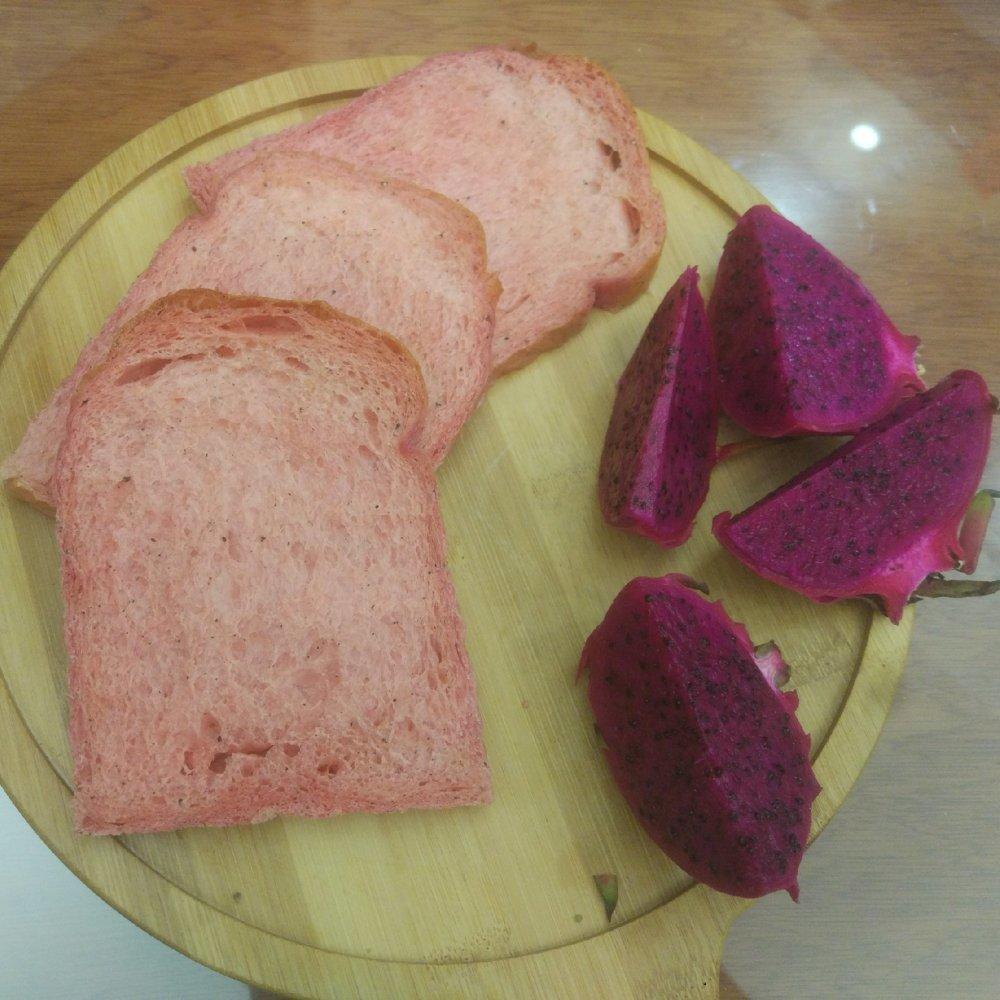 绵软火龙果吐司