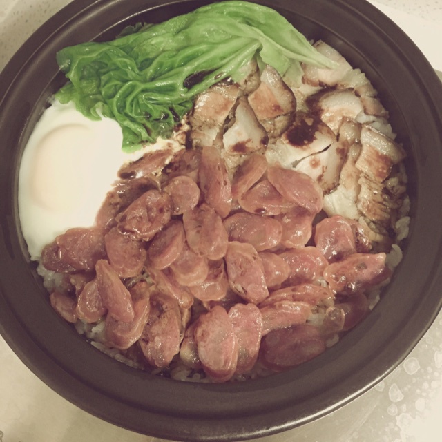 塔吉锅腊味煲仔饭