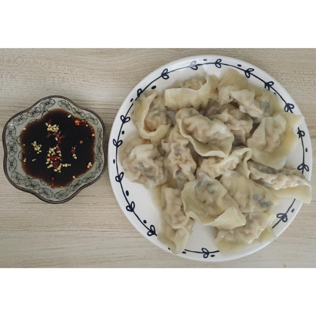 鲜掉眉毛的 三鲜水饺~
