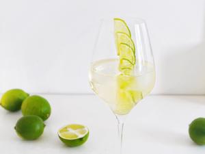 【品酒要在成为夫妻后】气泡白葡萄酒（夏日轻食）含视频的做法 步骤3