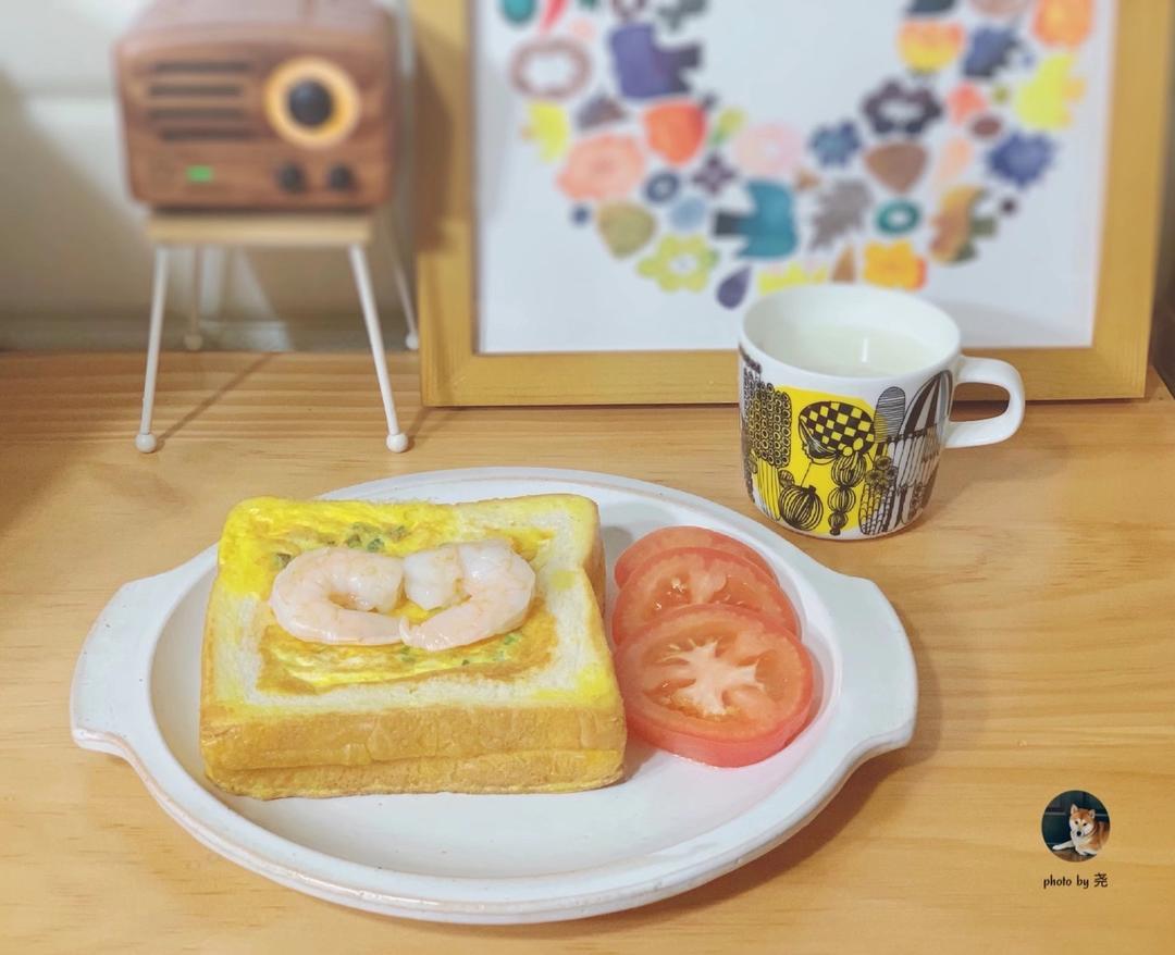 虾仁鸡蛋吐司的做法