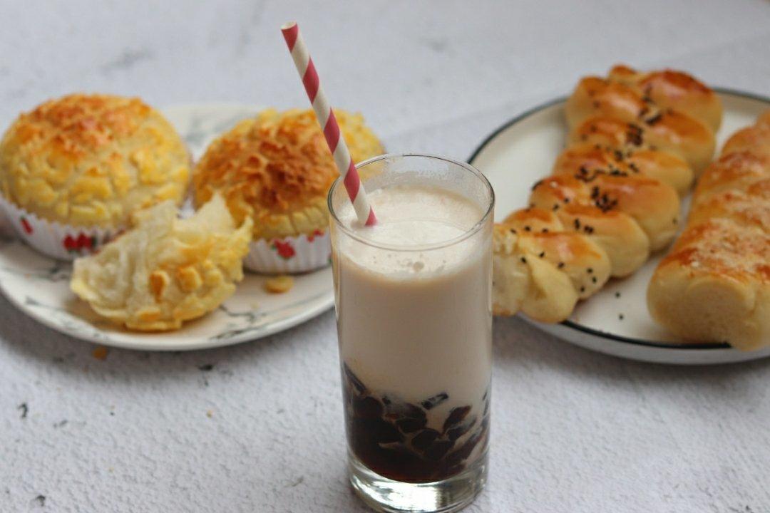 好吃到炸裂的港式菠萝包（附带制作酥皮的小视频）