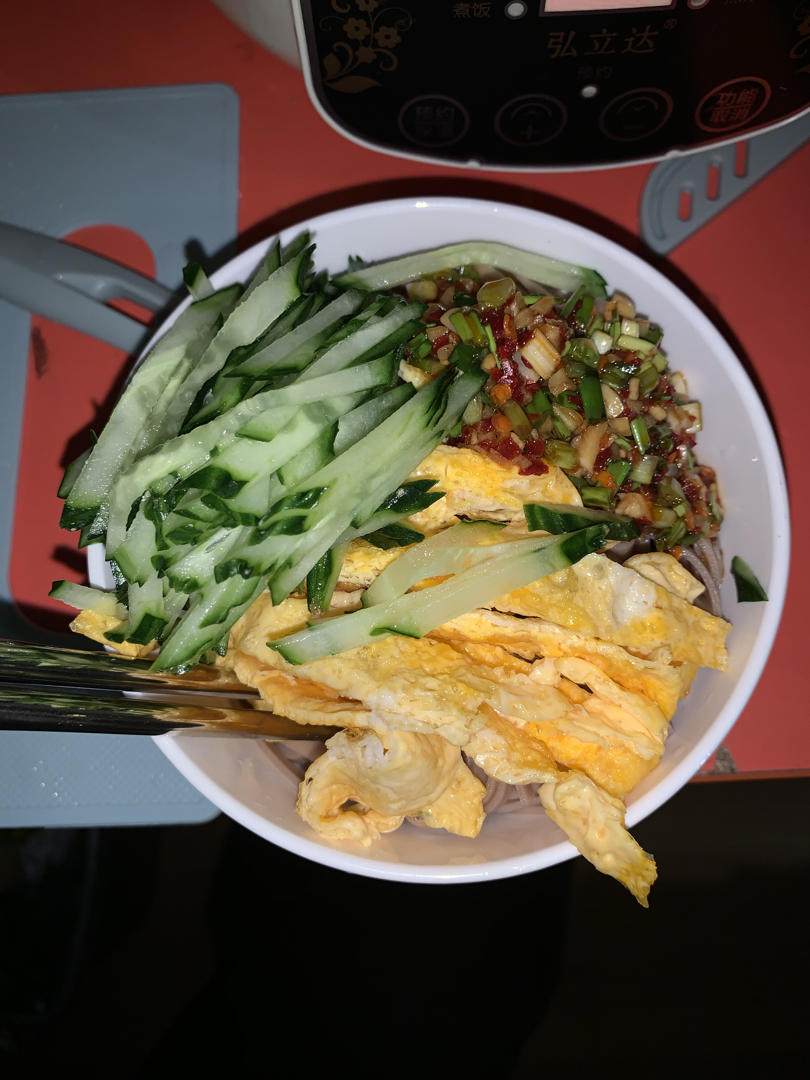 快手减脂餐❗️爆好吃的凉拌鸡丝荞麦面