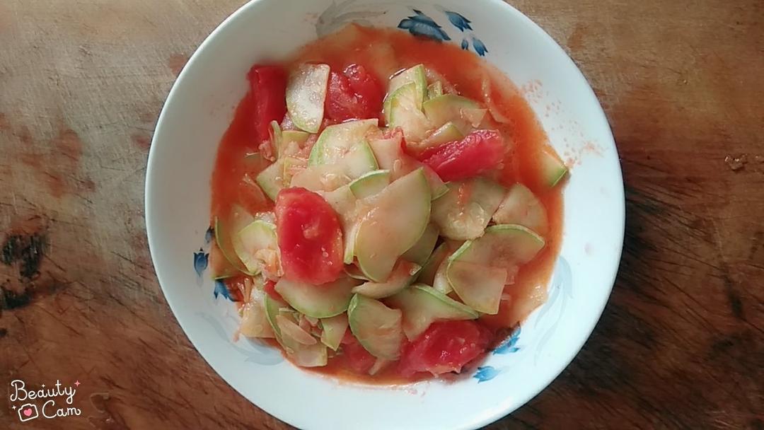 西红柿炒西葫芦
