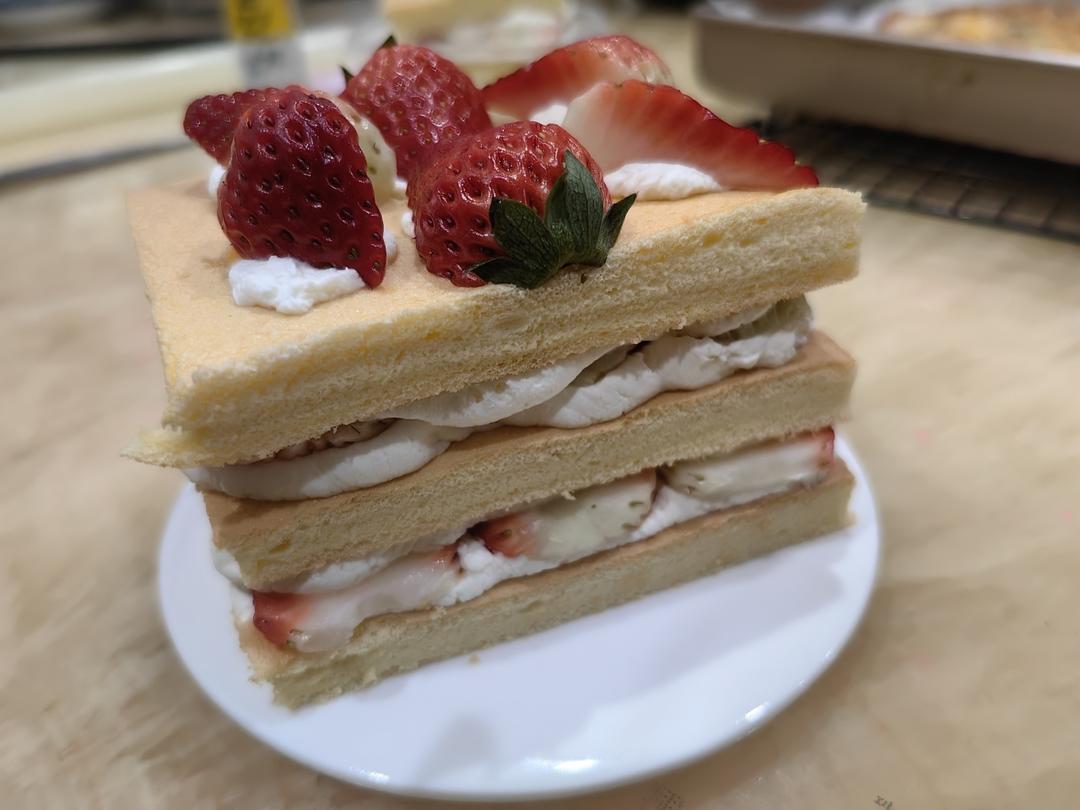草莓城堡蛋糕