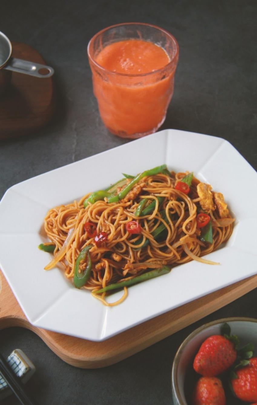 简单快手面❗️超香的青椒鸡蛋面🍜