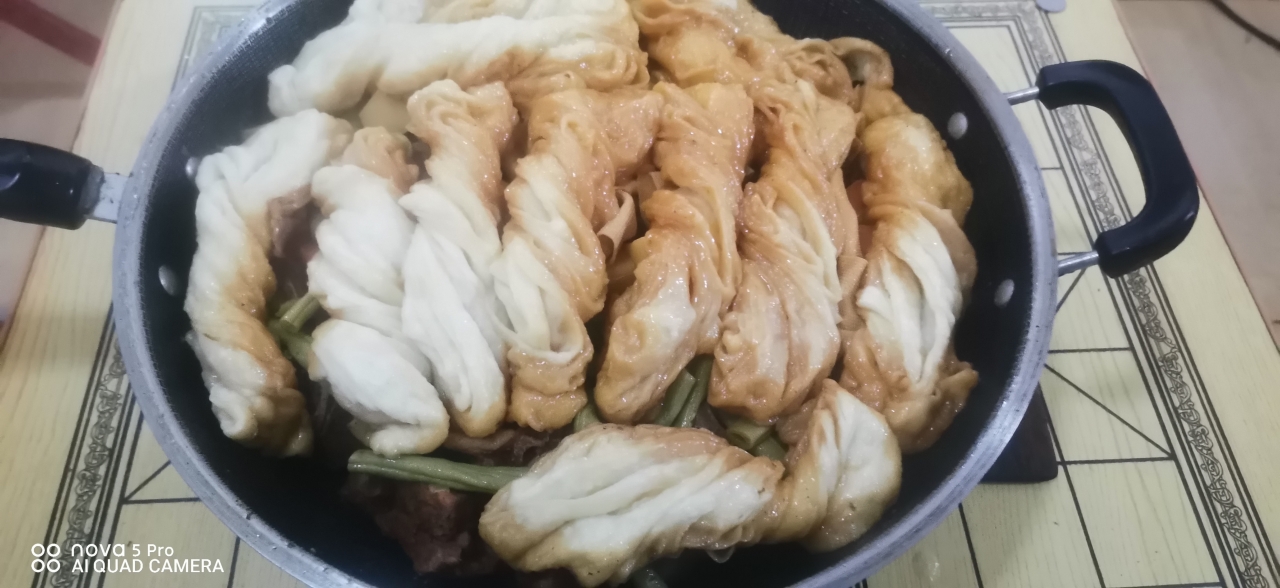 饭菜一锅出－土豆玉米排骨焖卷子【超详细】