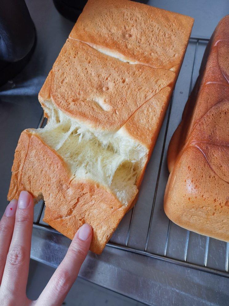 吐司方包，女儿说和来自台湾的爸爸糖一样好看好吃。零失败（是指我个人制作没有失败过）。