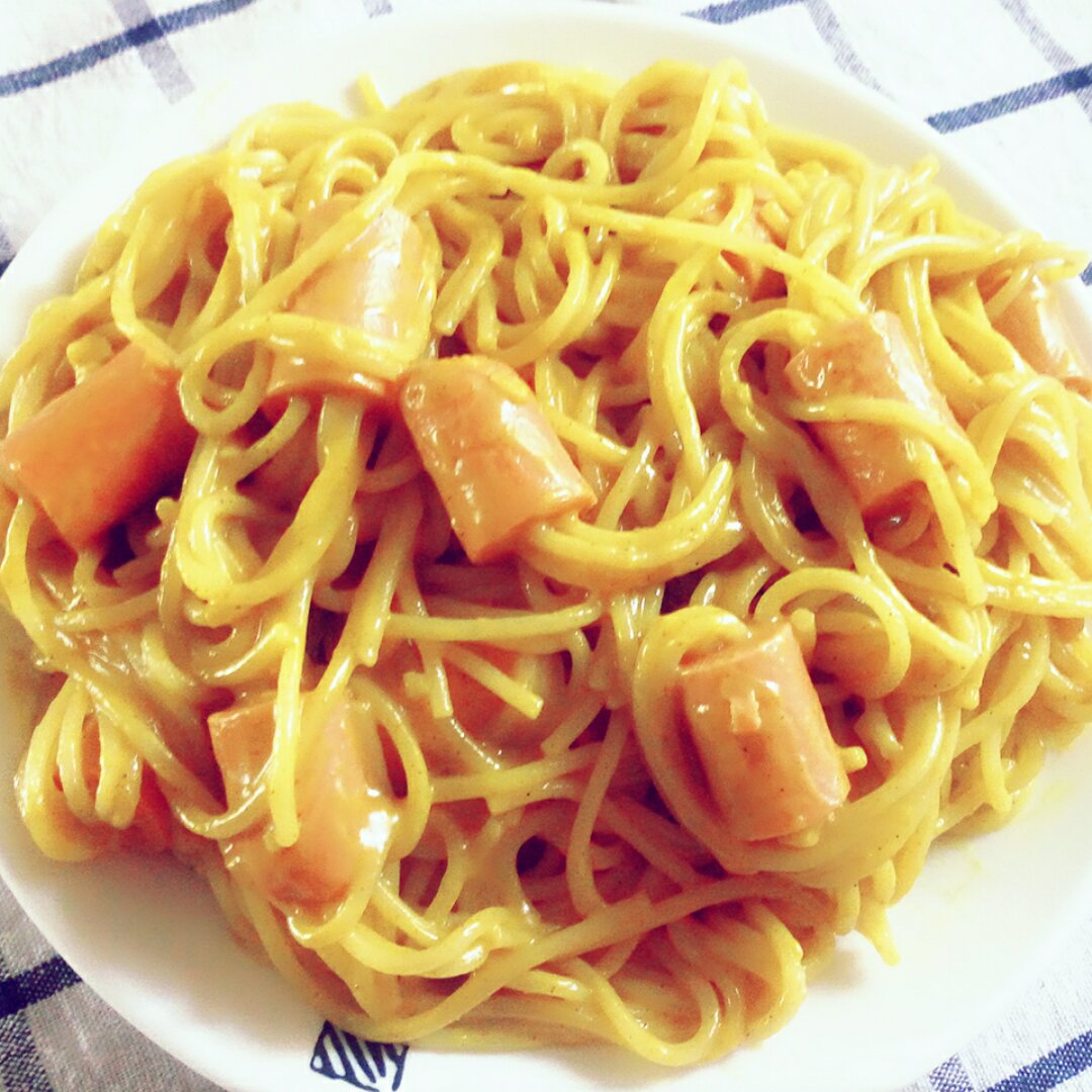 咖喱芝士穿肠意面