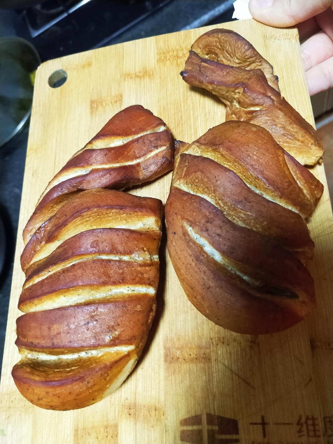 熏鸡肉，浓浓的烟火味~