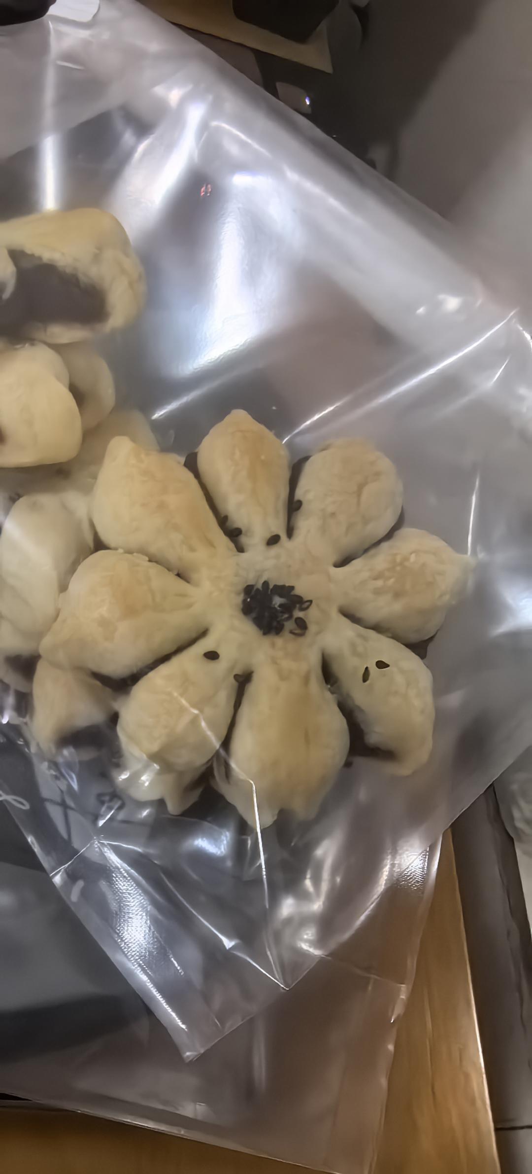 素油、大包酥，香酥掉渣的苏式玫瑰果仁月饼
