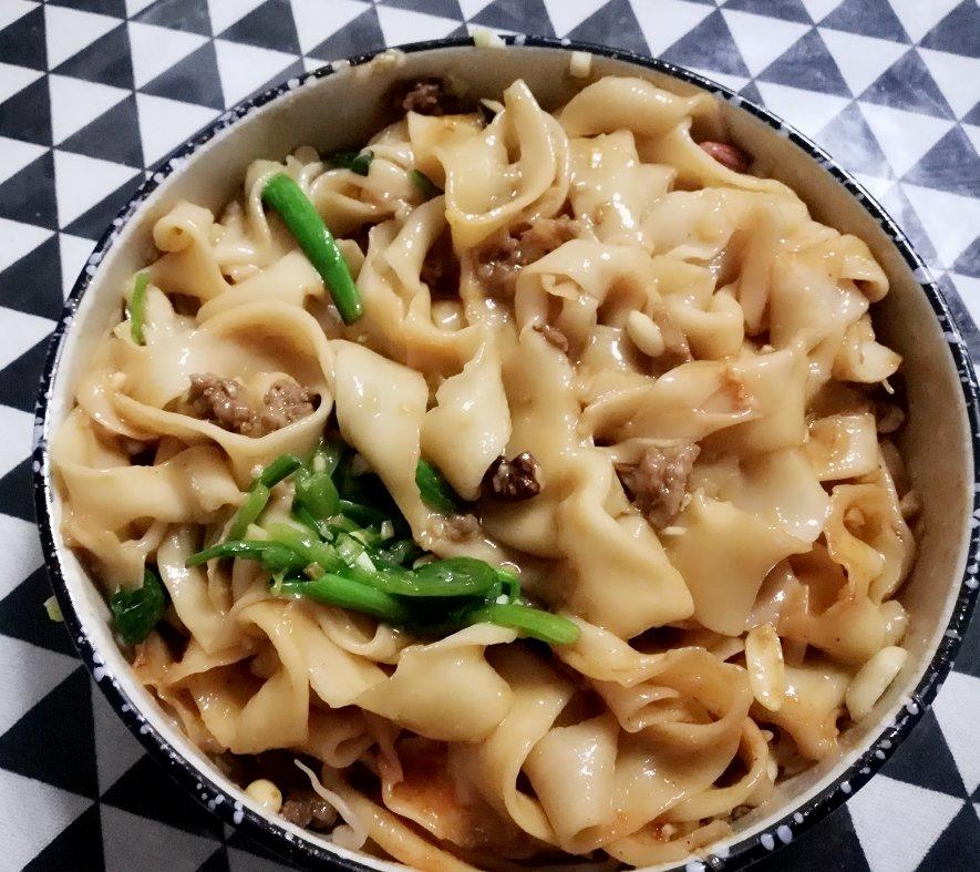 堂妈教你做油泼肉酱扯面