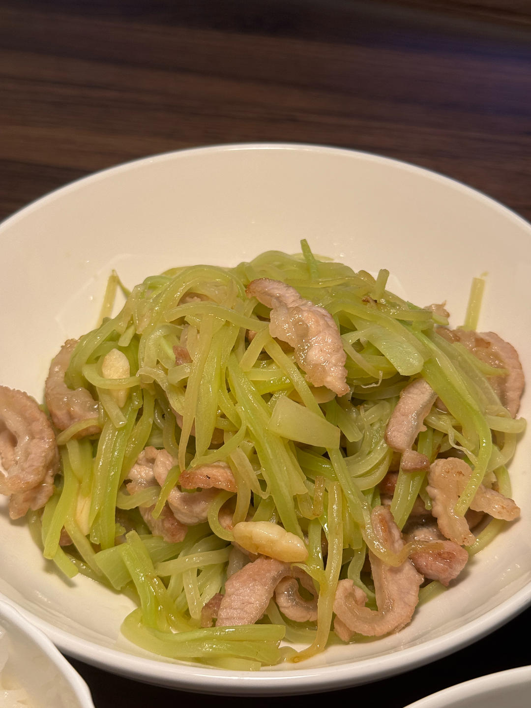超下饭的莴笋丝炒肉的做法