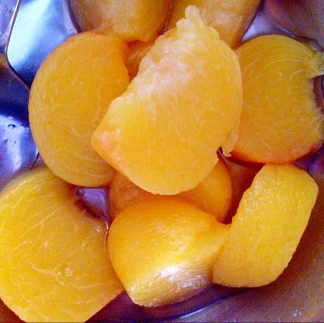 用蟠桃制作黄桃罐头的做法
