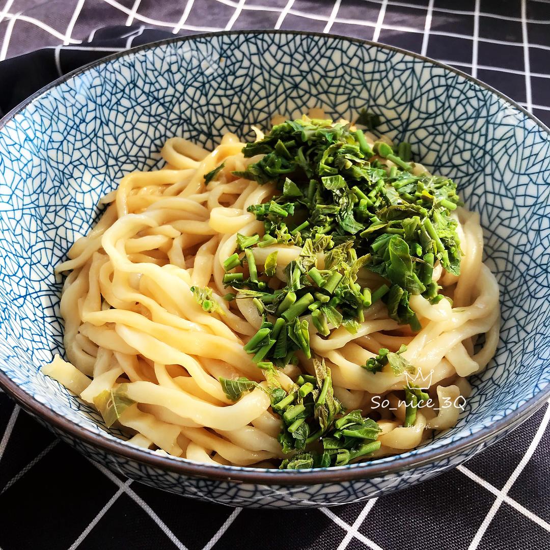 猪油香椿拌面的做法