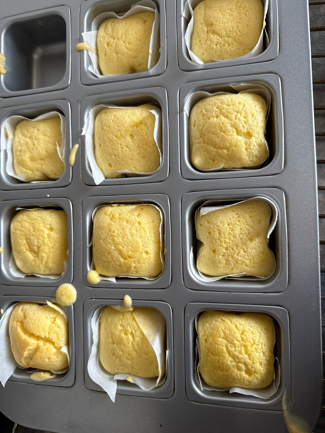 马斯卡彭奶酪小纸杯蛋糕（拯救冻奶酪）