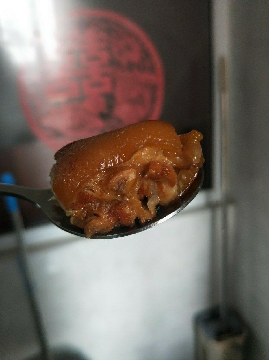 美味的家常菜：红烧猪蹄