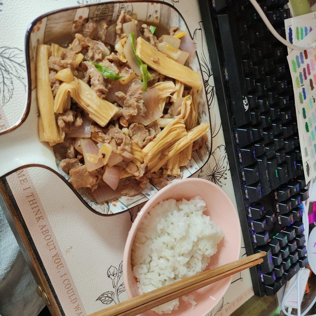 强强联手的腐竹焖牛肉